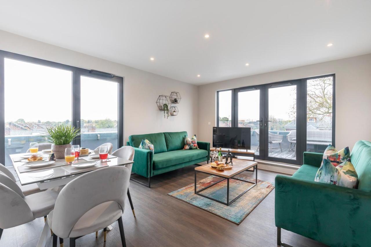 Apartment Elliot Oliver - Stunning Three Bedroom Penthouse With Large Terrace & Parking Gloucester